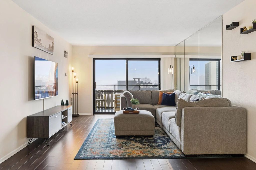 Interior of Summit House condominium at 400 Groveland Avenue Unit 914